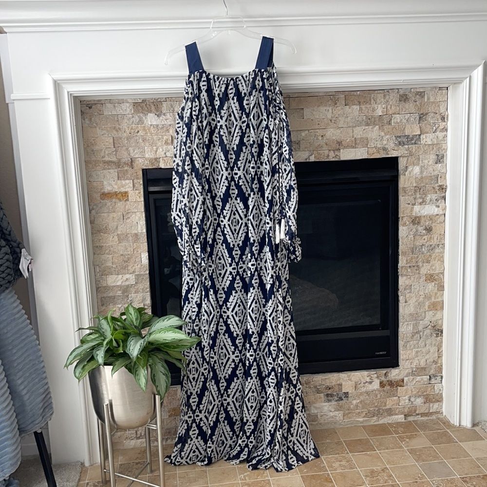 NWT ❤️TORY BURCH❤️ Katherine Tapestry Geo Cold Shoulder Blue Maxi Dress Small - Picture 2 of 8